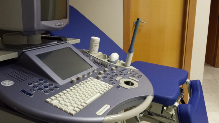 Ecografía ginecológica 1 ecografo para ecografia ginecologica (abdominal y transvaginal) · Clínica Magnasalud (Valencia)